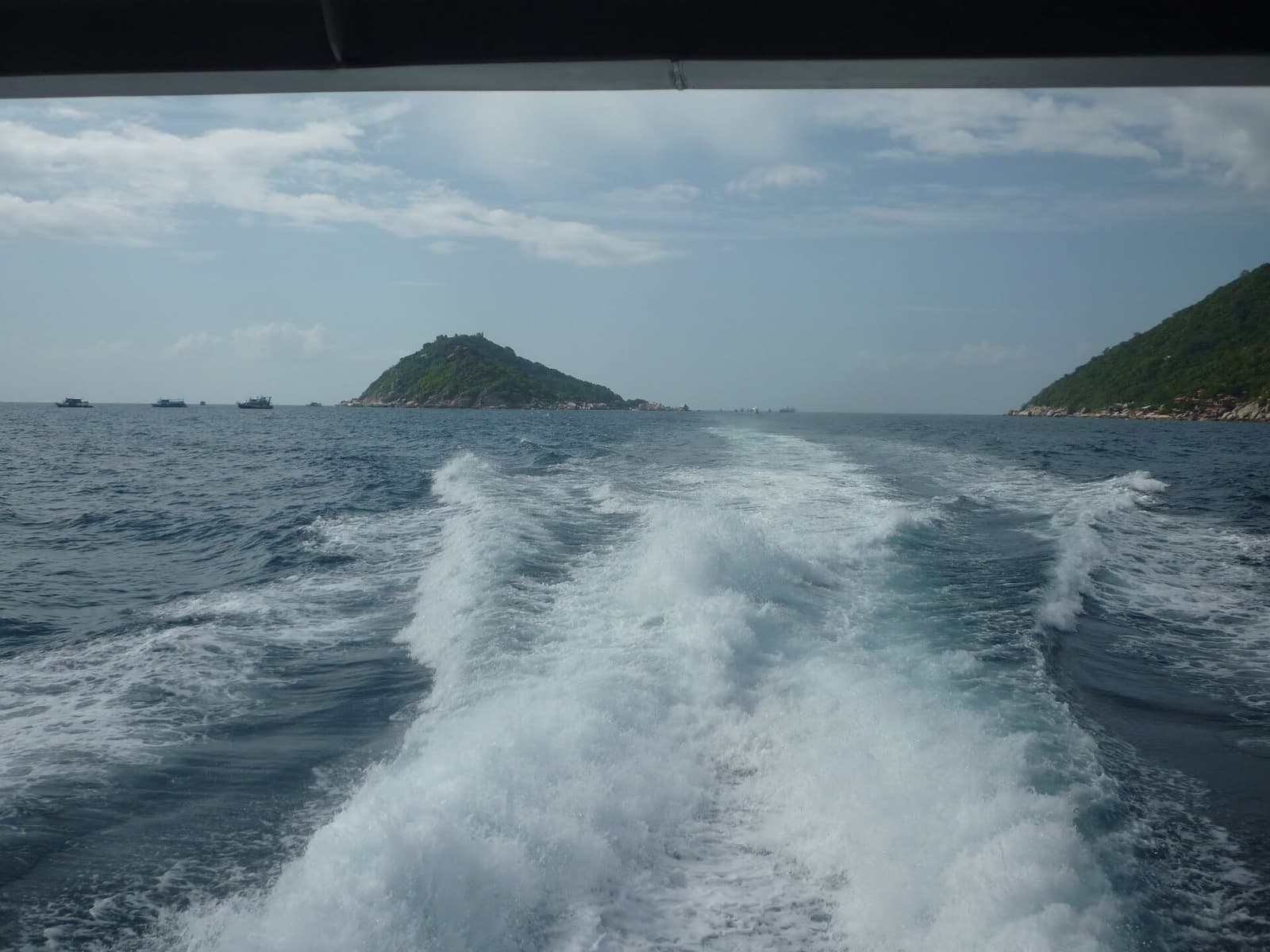 Un catamaran rapide dans le golfe de Thaïlande