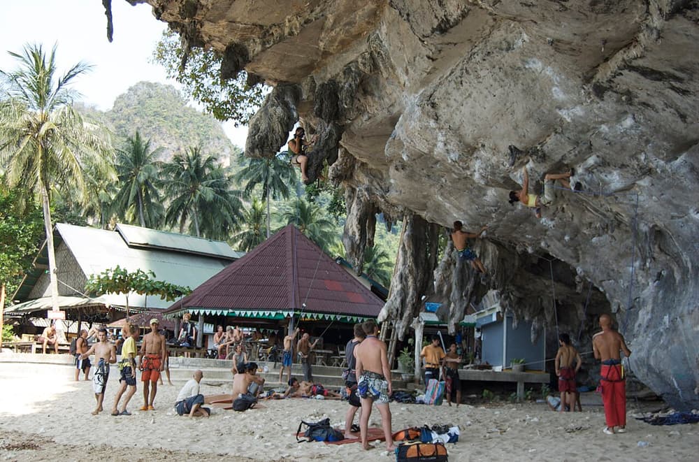 Demi-journée d’escalade à Railay Beach