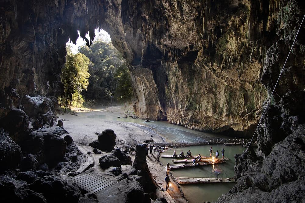 Lever de soleil privé à Ban Jabo et grotte de Nam Lod