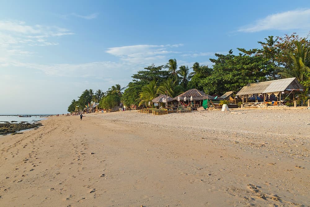 Koh Lanta : sortie snorkeling aux 4 îles en bateau longtail