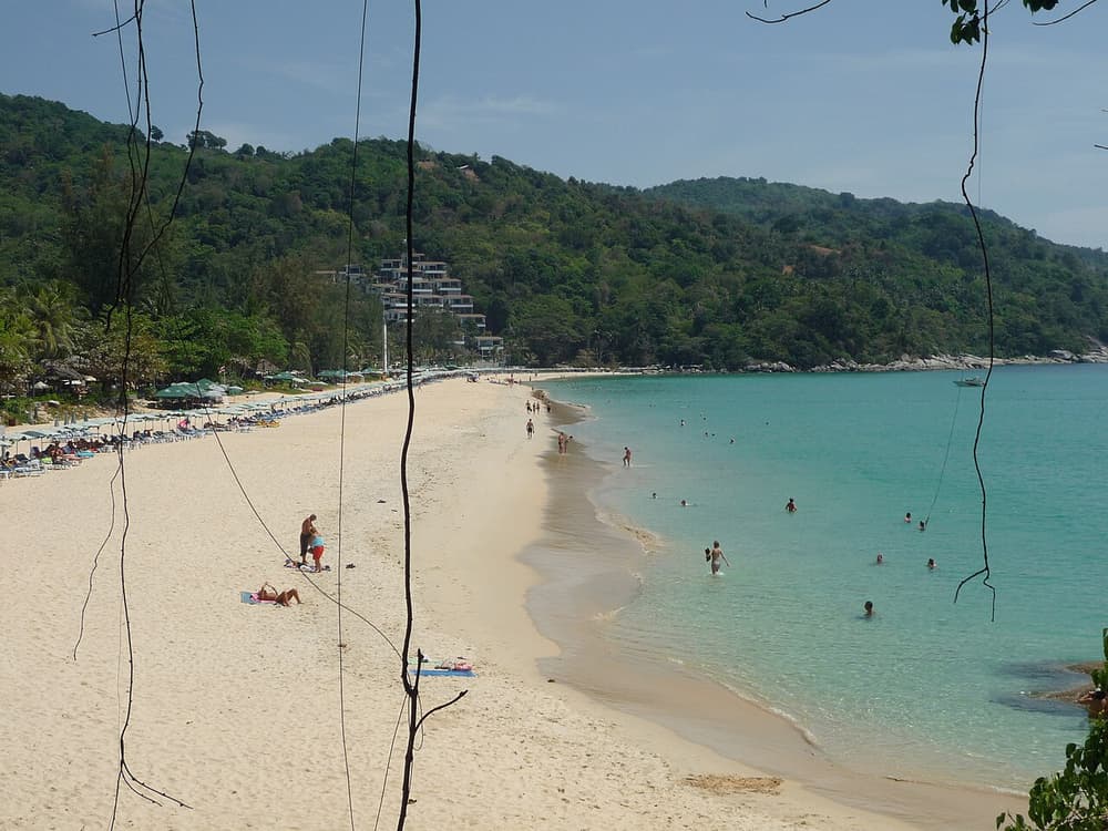 Cours de surf pour débutants à Kata Beach